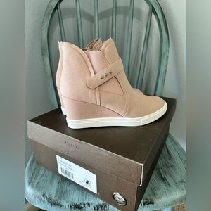 Paolo Women's Blush Wedge Boots Size 7